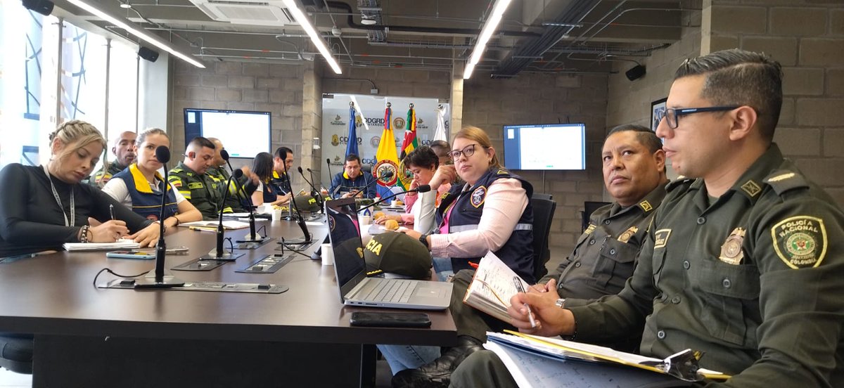 OGRDSantander's tweet photo. En el X Consejo Departamental de Gestión del Riesgo, socializamos los resultados del XI Simulacro Nacional de Respuesta a Emergencias y se conocieron los eventos naturales que han afectado al departamento.👇🧵 https://t.co/D5vm6o7jZc