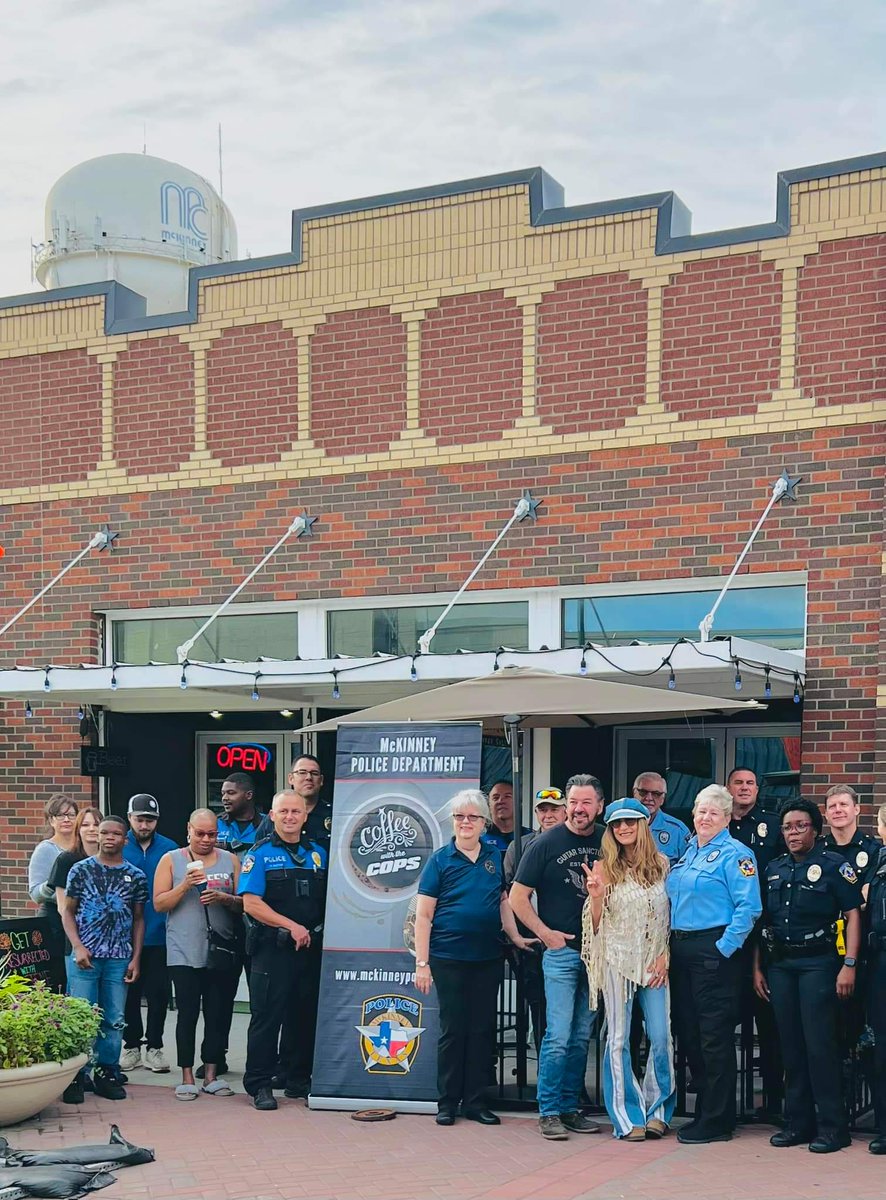 CitzPatrolMcK's tweet photo. The McKinney Citizen on Patrol sharing a cup of coffee with some of McKinney's finest and the public https://t.co/tDNiouXWv3
