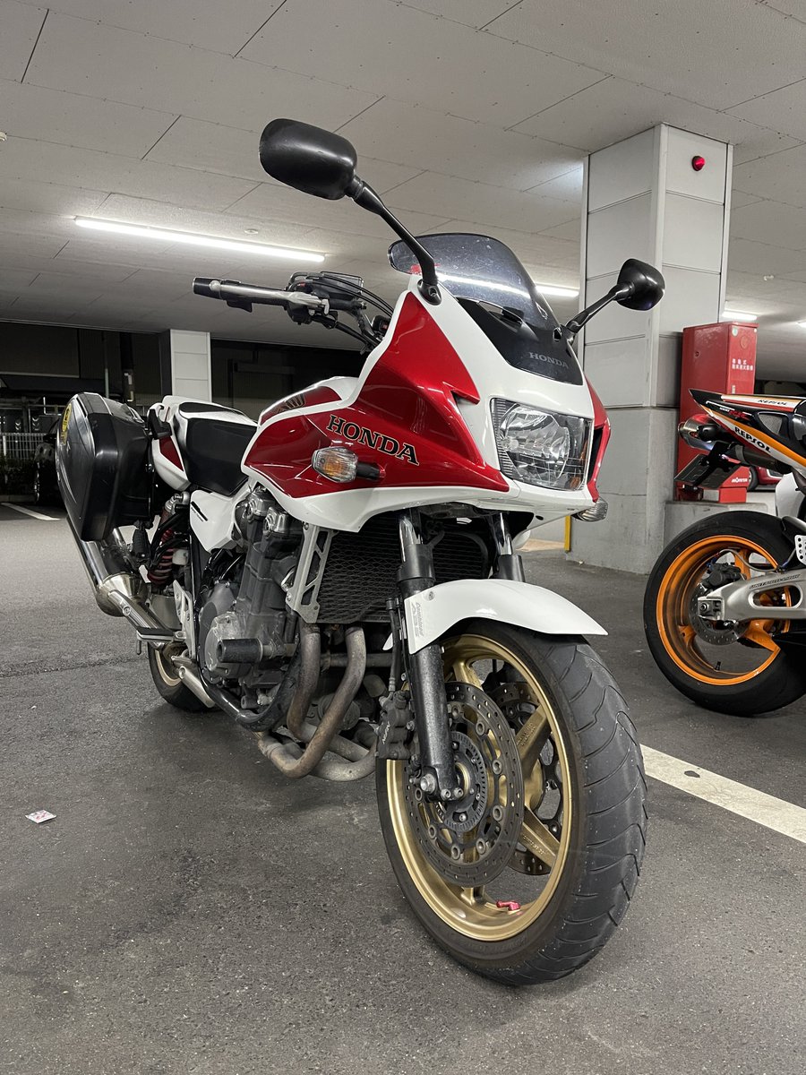 Ken0524_Moto's tweet photo. というわけで、父親のCB1300STを譲り受けました!
安全に走ります⛑️
#CB1300ST https://t.co/bjNQGTpHMc