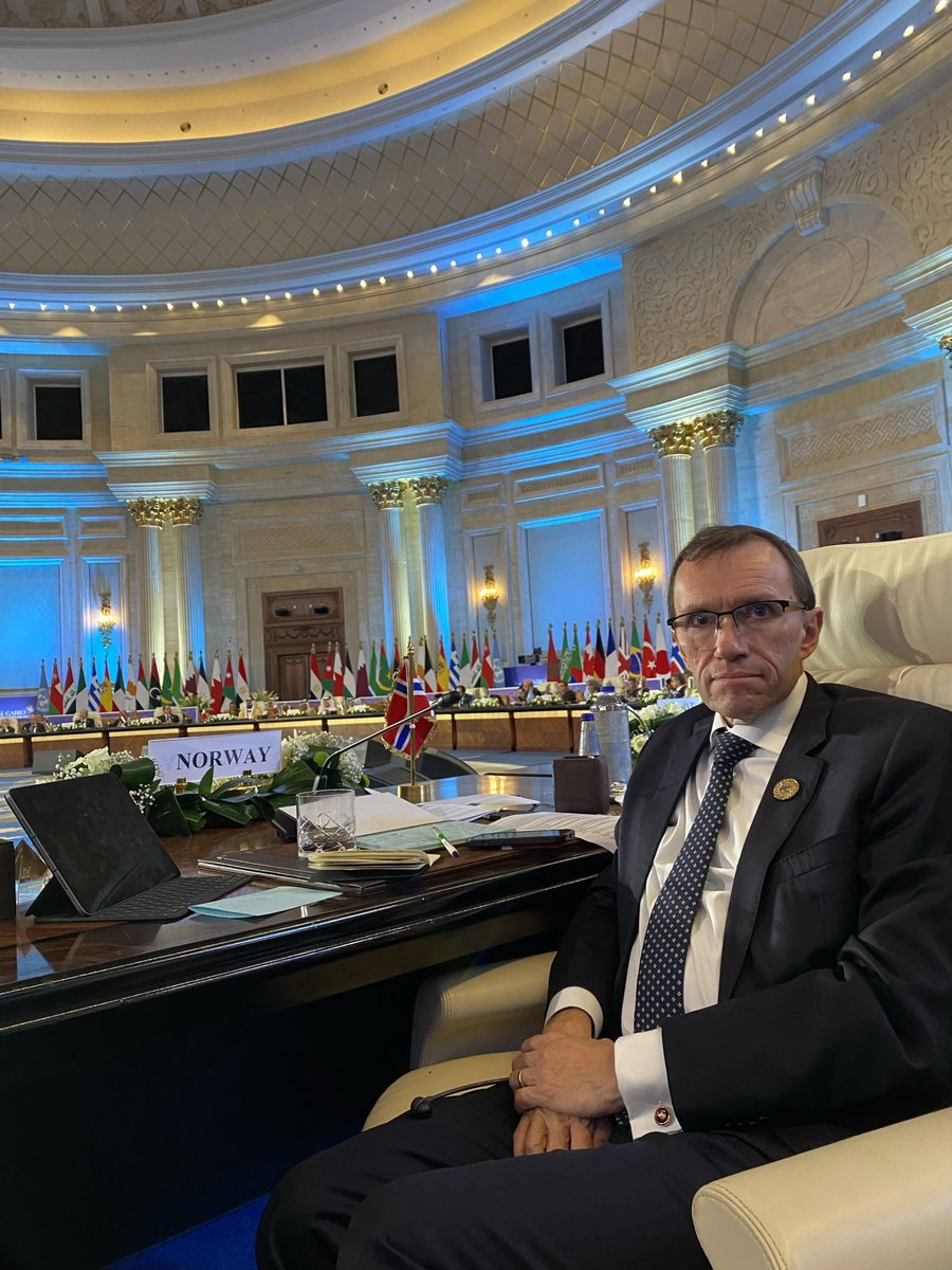 – Skal vi få varig fred må vi tenke forbi våpnene. Vi må allerede nå, midt i denne konflikten, tenke på hva som skjer etterpå, sier utenriksminister <a href="/EspenBarthEide/">Espen Barth Eide</a> 
I dag deltok Eide på et toppmøte om Gaza i Kairo. 

regjeringen.no/no/aktuelt/ute…