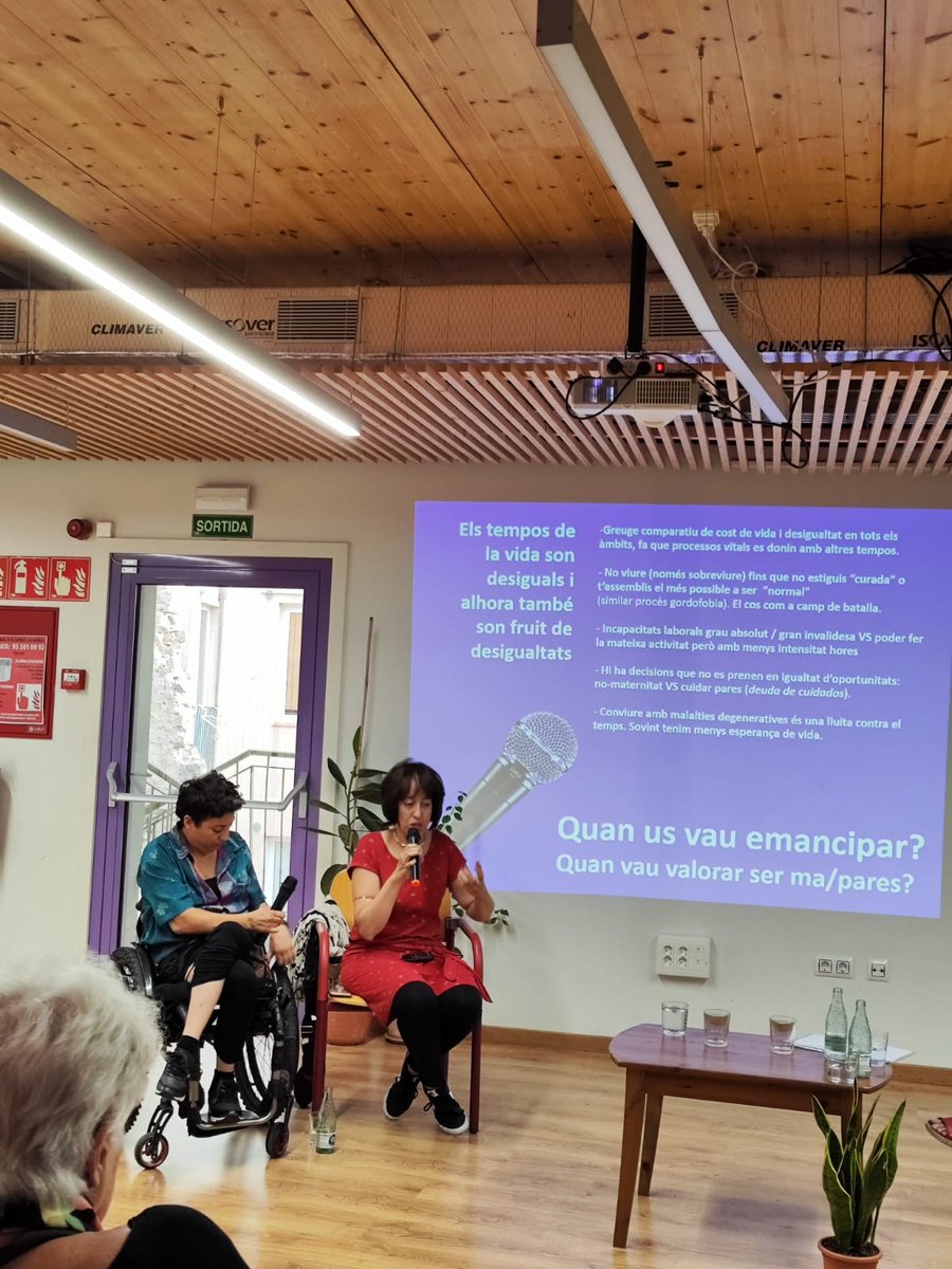 xarxafeminista's tweet photo. 🟣@m_garciablasco #NoDual ens parlen de l'assistència personal, una figura que difereix de la figura cuidadora, perquè implica que totes les decisions les pren qui rep l'assistència #EFE23 https://t.co/B0sY7cSgPK