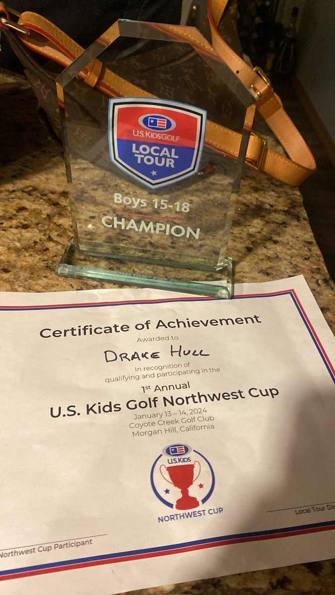 Thank you <a href="/USKGLincoln/">USKidsGolfLincoln</a> and Steph for the great season!!! <a href="/Drake_H91/">Drake</a> started and ended the season on top! Proud mama once again!