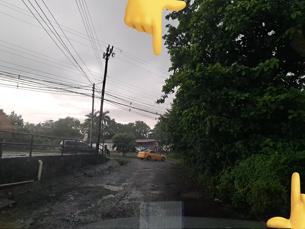 <a href="/Burunga1/">Burunga 🇵🇦</a> <a href="/AArraijan/">Alcaldia de Arraijan</a> <a href="/DimeloArraijan/">DimeloArraijan</a> vereda obstruida por matorral. En hora pico no pueden pasar 2 vehículos a la par bien y mucho menos los transeúntes. Ya se elevó caso a las autoridades, pero la señora sale con groserías.