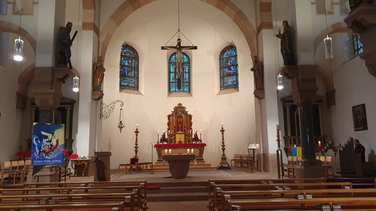 Stanislaus2210's tweet photo. Alles für die #Festmesse zur heiligen #Ursula und Gefährtinnen präpariert: https://t.co/pTRRKjWgQv