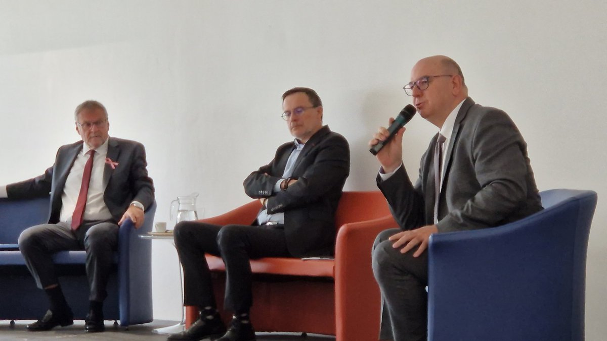 Prefet87's tweet photo. Le préfet a échangé avec les maires et évoqué les sujets d'actualité : les finances locales, les demandes de subventions #DETR, #DSIL, #fondsvert, les zones d'accélération des #ENR, le #ZAN, villages d'avenir, la SPA, le numérique, la présence médicale, l'archéologie préventive. https://t.co/pIecgEtTty