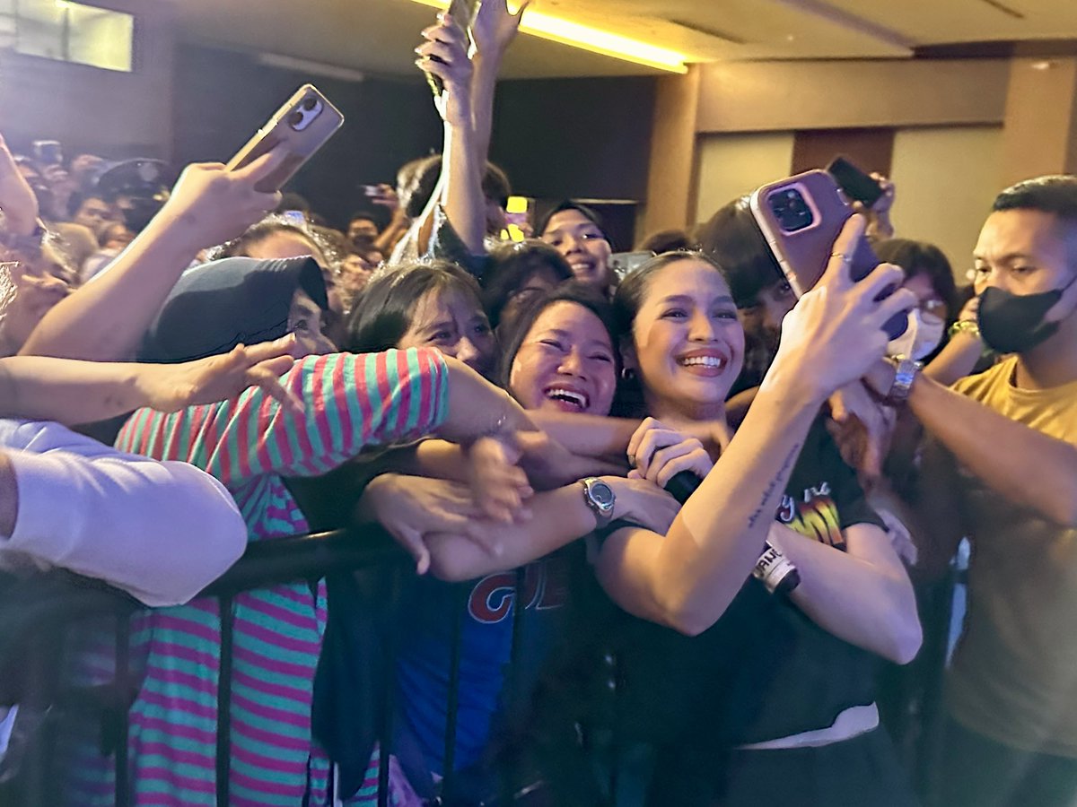 JRBcreativeprod's tweet photo. Jane Oineza sa KCC Mall de Zamboanga para sa #NagAapoyNaCaravan!β€οΈβπ₯
#NagAapoyNaDamdamin Weekdays, 3:15PM na simula ngayong Lunes sa Kapamilya Channel, Kapamilya Online Live, iWantTFC, TFC, A2Z at TV5!π₯
#JRBCreativeProd
#NNDAtKCC https://t.co/fXQiylHLiX