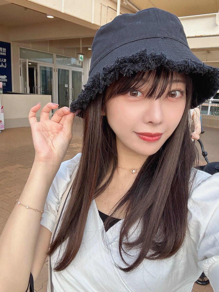 himasuki49's tweet photo. この子を応援する‼️🔥
ブルーなままでの頼れるお姉さん的存在のぽんこちゅでドジな早乙女日葵ちゃん🌻中々にYESマンを卒業出来ずに何でもやります精神だけど本当は休んだりもして欲しい😌でもそれがめっちょの良い所でもあり悪い所でもある。本当に最高の最推しです💛これからも沢山甘やかしていきます https://t.co/lwQVixI1wG