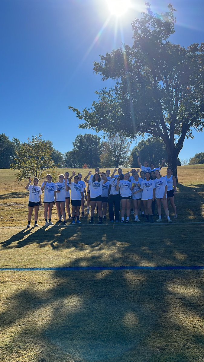 We’ve had a fun morning cheering on our <a href="/UAHChargers/">UAH Chargers</a> cross-country teams! Great effort by all our runners 🏃‍♀️🏃‍♂️ #upthechargers 🐴💙