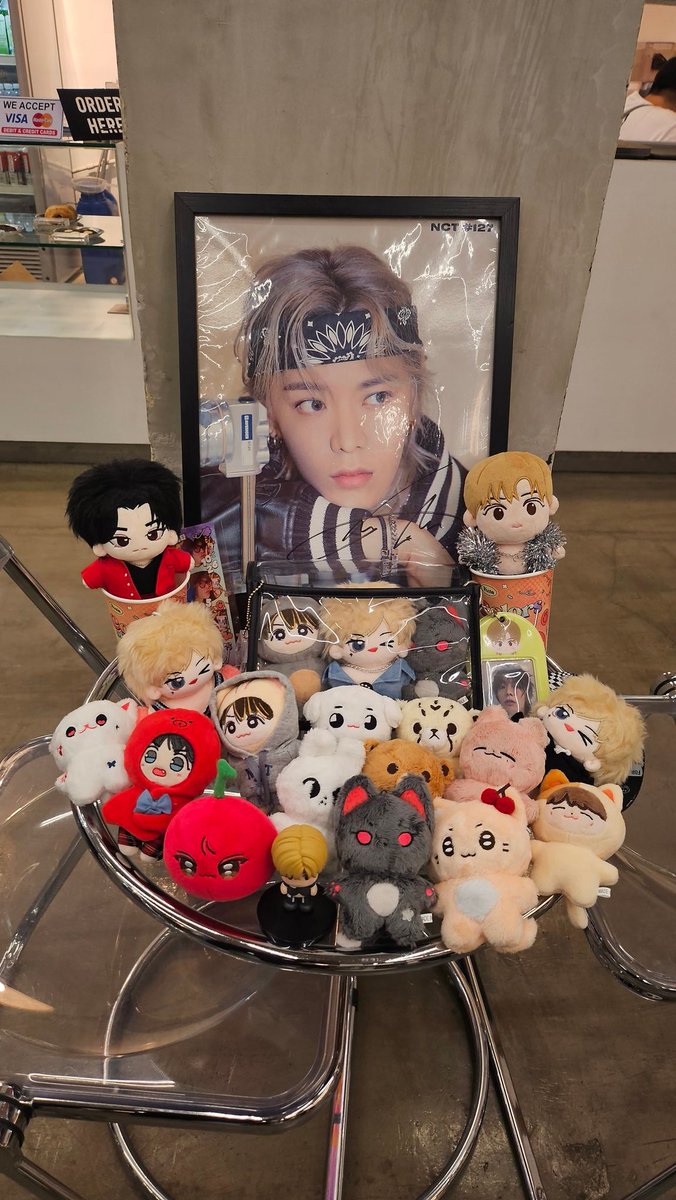 takomomopii's tweet photo. the yuta doll shrine ๐
thanks to all giveaways ๐ฅฐ
#colorsofyu @yuta1026day https://t.co/gFm4lkFZ9v