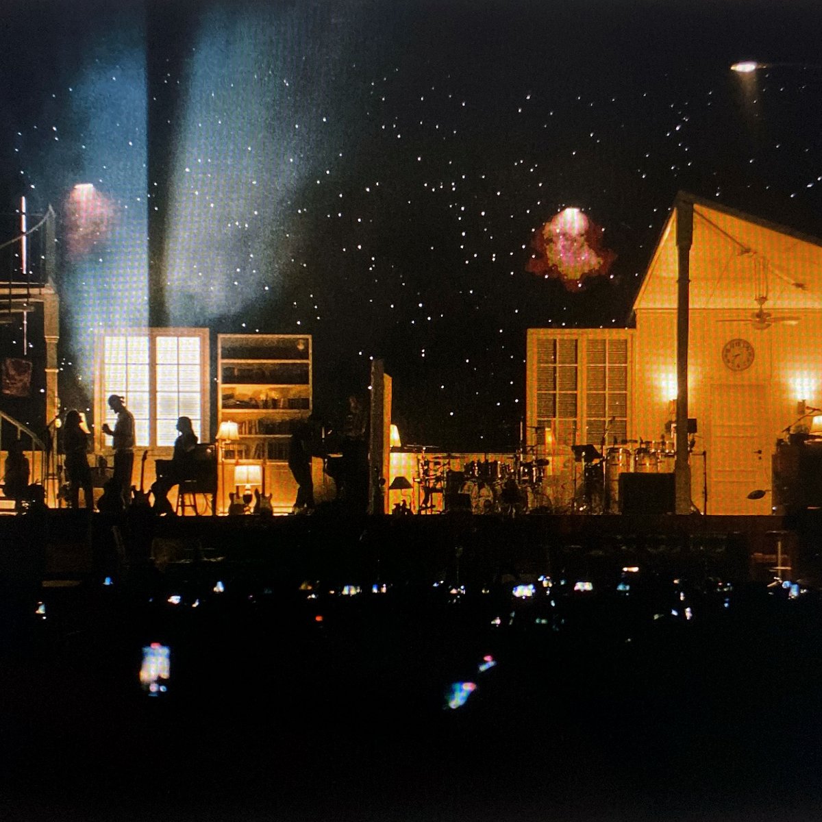 the1975's tweet photo. The 1975 Still... at their very best
Amalie Arena
Tampa, Florida
18th October 2023
#The1975 https://t.co/51fNZ8uNQZ