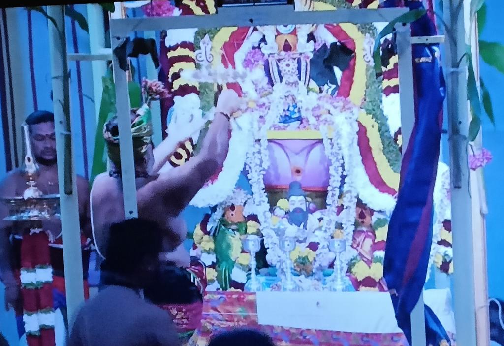 AOLites's tweet photo. #Navratri #Day7 #AOLite @ Bengaluru Ashram https://t.co/KaCw3RwTyE