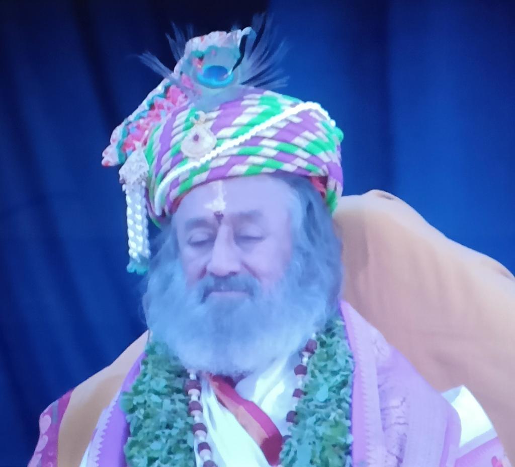 AOLites's tweet photo. #Navratri #Day7 #AOLite @ Bengaluru Ashram https://t.co/KaCw3RwTyE