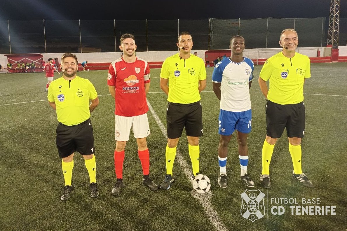 ⚽ Duelo de mucho nivel en la categoría #Preferente ⚪🔵.

<a href="/UDLasZocas/">UD.Las Zocas Grupo Gonzalez</a> 1️⃣ - 1️⃣ #CDTenerifeC

👟⚽ Gabri Ruiz.

#CanteraCDT <a href="/CDTOficial/">CD Tenerife 🏴󠁧󠁢󠁳󠁣󠁴󠁿</a> #YoSoyElTenerife