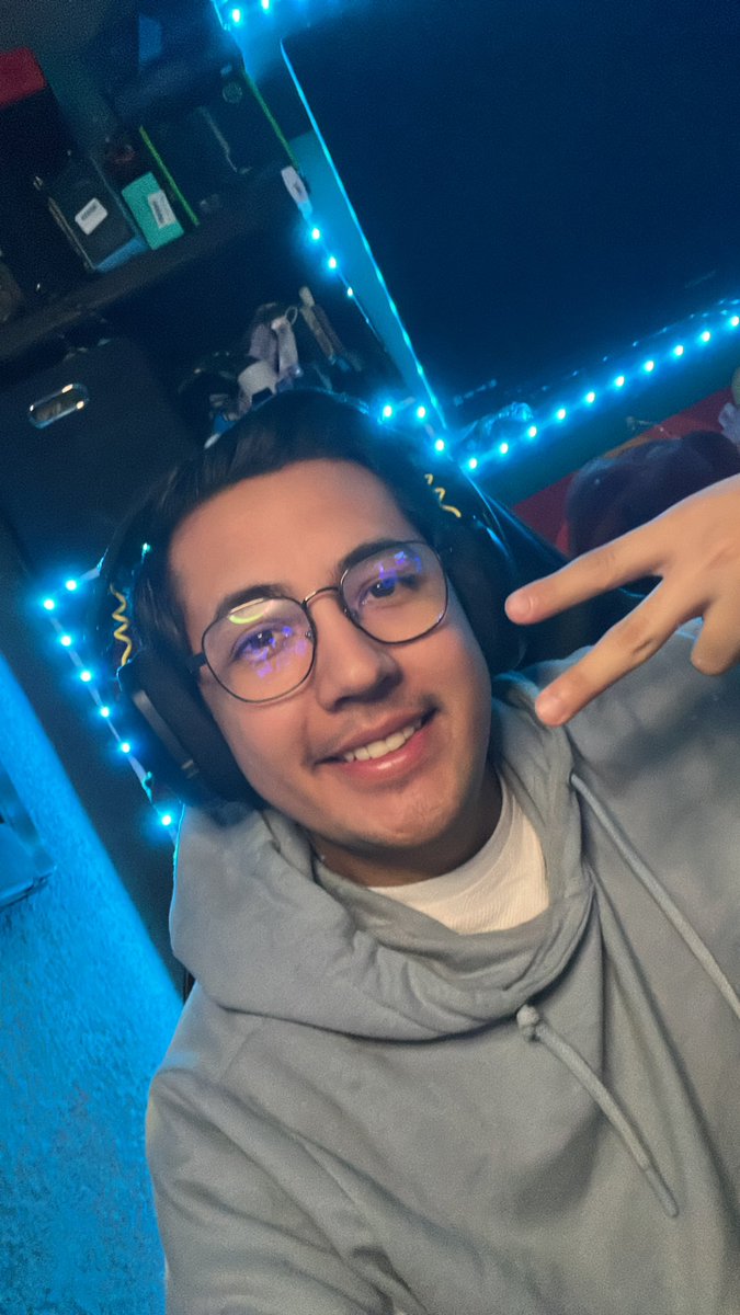 Tatofox9 tweet media