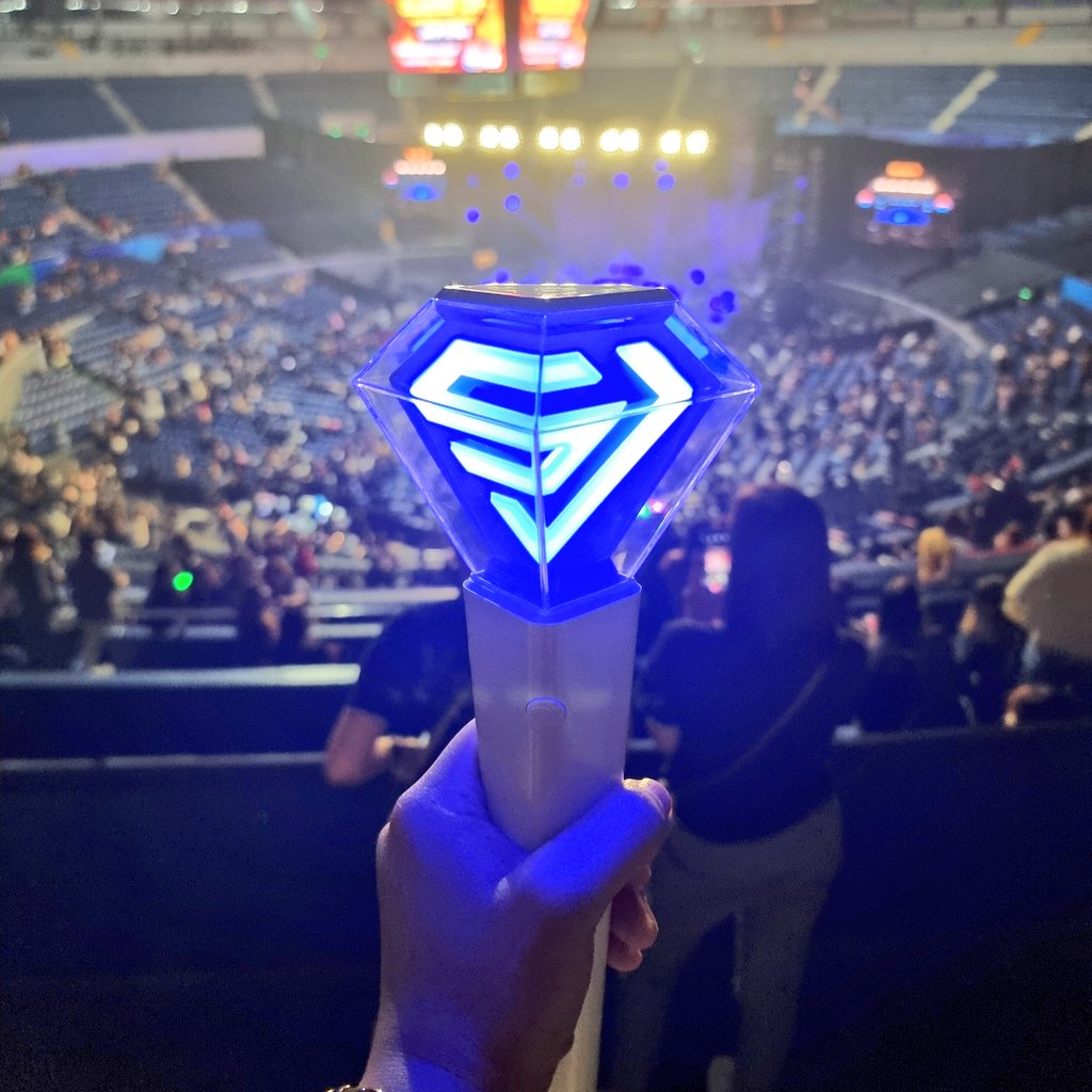 #DElight_PartyinMEL 
#YESUNG Unfading Sense in Seoul 
#SUPERJUNIOR_LSS in Vietnam

 Tapos ako eto, dala sujubong sa #TheCorrsinManila