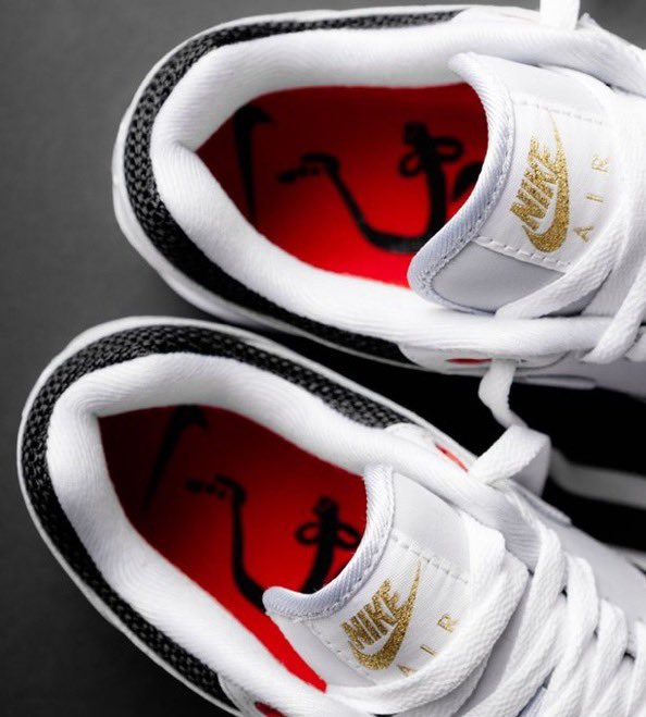 snkr_twitr's tweet photo. AD: UNDER RETAIL at $143.99  
Nike Air Max 1 Premium 'Urawa'   
Shop -> https://t.co/PhZRBML7Dv https://t.co/psGrPglSXi