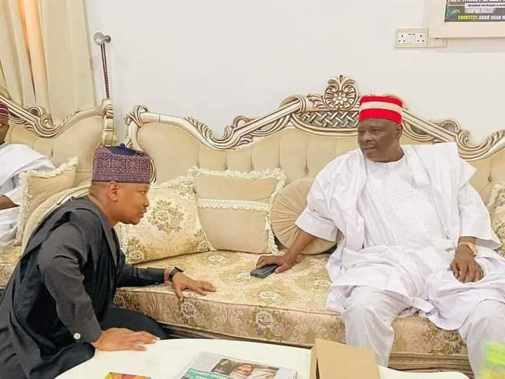 KKSY_Reporters's tweet photo. YANZU - YANZU: Babban ɗan gidan Ganduje Abdul’aziz Abdullahi Umar Ganduje, ya ziyarci jagoran kwankwasiyya, Sanata Rabiu Musa Kwankwaso, a gidansa dake Bompai Kano. https://t.co/Q7Lbn9F4al