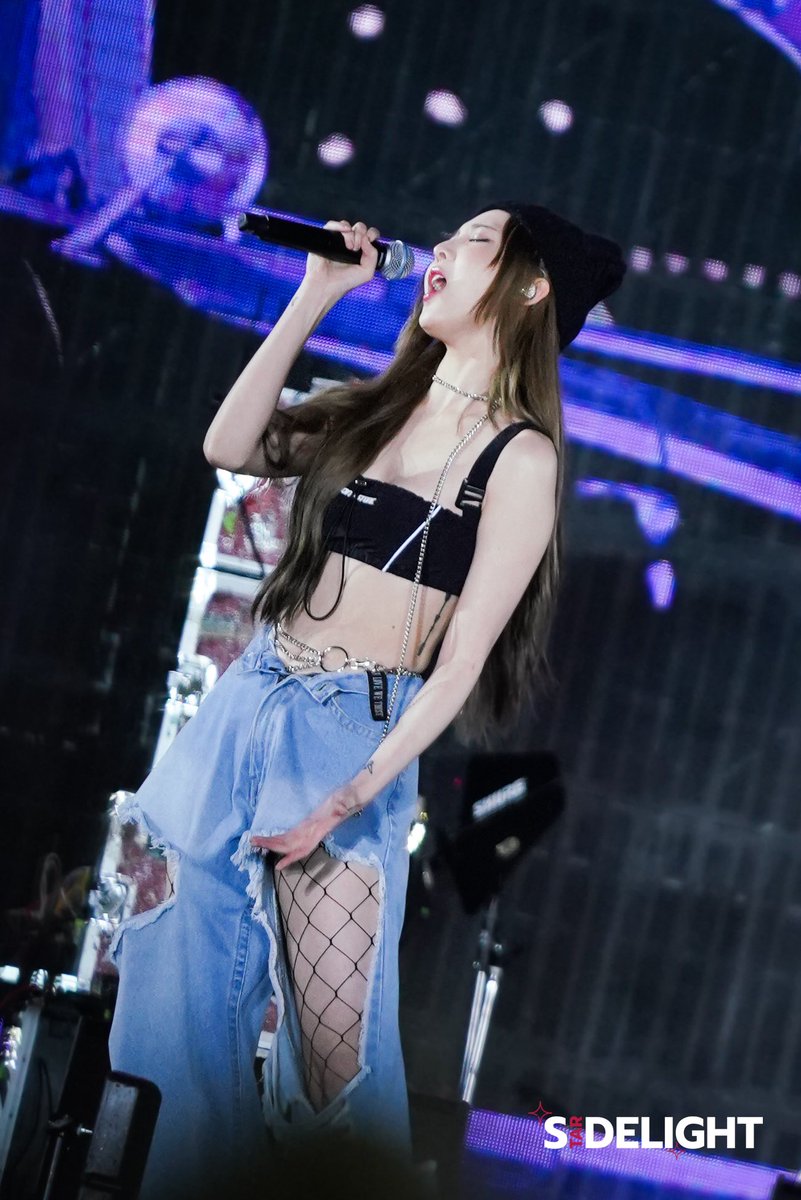 StarDelight_ent's tweet photo. โชว์จาก  “เนเน่”    ในงาน OCTOPOP 2023 เทศกาลดนตรีที่ POP ที่สุดแบบยกระดับ! (3) 

#OCTOPOP2023 
#หมึกเดือนสิบ #4NOLOGUE 
#เนเน่ #Nene郑乃馨 #NeNe https://t.co/ip1EjCIxMe