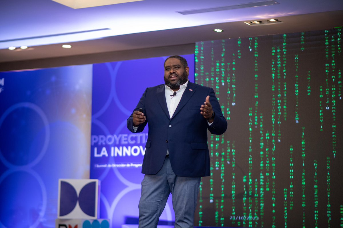 MinpreRD's tweet photo. El viceministro de Agenda Digital, José David Montilla, participó como orador del ‘I Summit de Dirección de Proyectos de las TIC #PMIRD 2023’, en el que expuso el tema Proyectizando la Innovación Tecnológica. https://t.co/bMB0Ovr40D