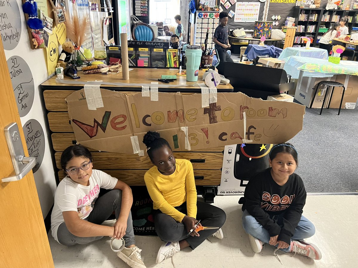 3rdgradetribe's tweet photo. Cardboard Day was a Success! Scholars Designed, created, showed amazing teamwork, used critical thinking, and shared their amazing restaurant with our 1st grade Buddy class! So detailed! These pics don’t even capture the half of it! #iteach #imaginationandcreativity
#kids💕 https://t.co/iPNlzzDS2D