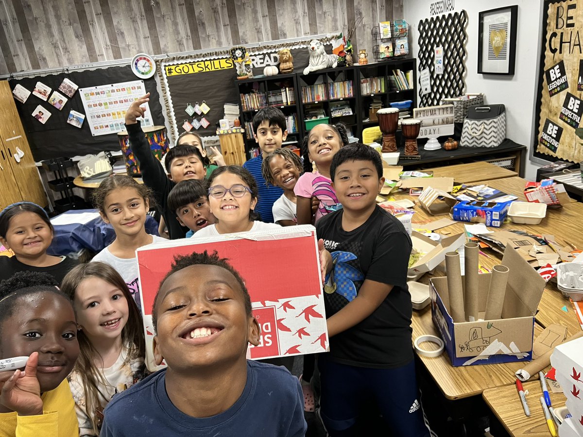 3rdgradetribe's tweet photo. Cardboard Day was a Success! Scholars Designed, created, showed amazing teamwork, used critical thinking, and shared their amazing restaurant with our 1st grade Buddy class! So detailed! These pics don’t even capture the half of it! #iteach #imaginationandcreativity
#kids💕 https://t.co/iPNlzzDS2D