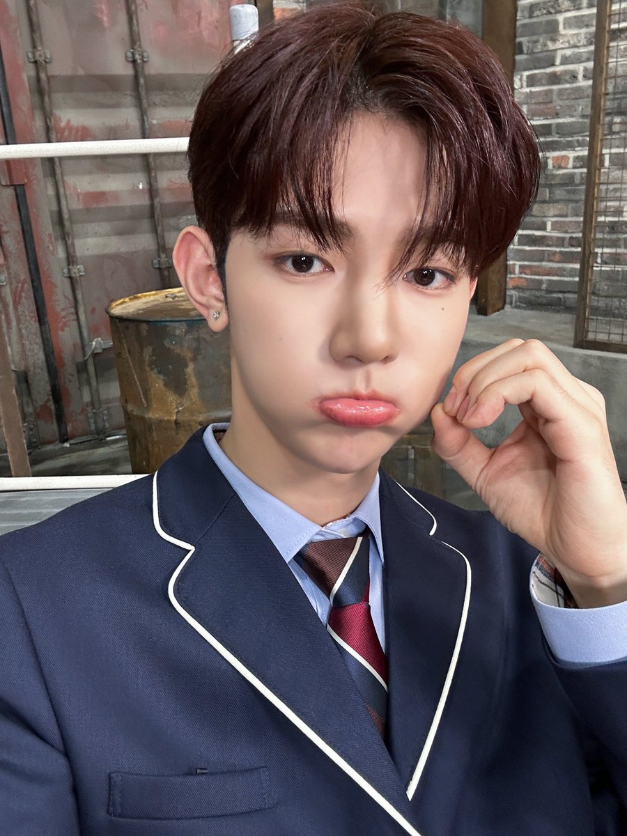morley. tweet media