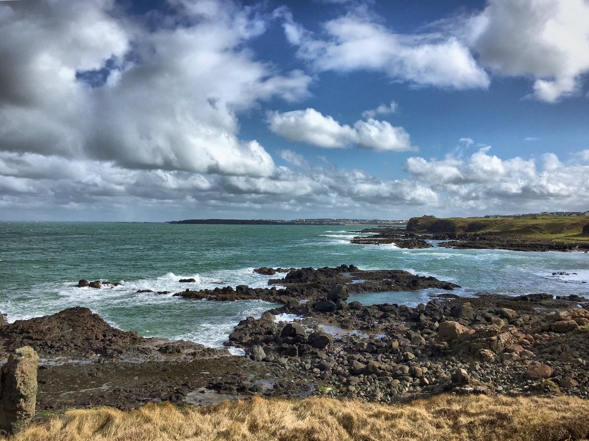 Rhinagree picnic area between Portstewart and Portrush is always our fave spot for a cuppa #sleepycatphotos #northernireland #portrush #portstewart #coast #ocean #seascape #countyantrim