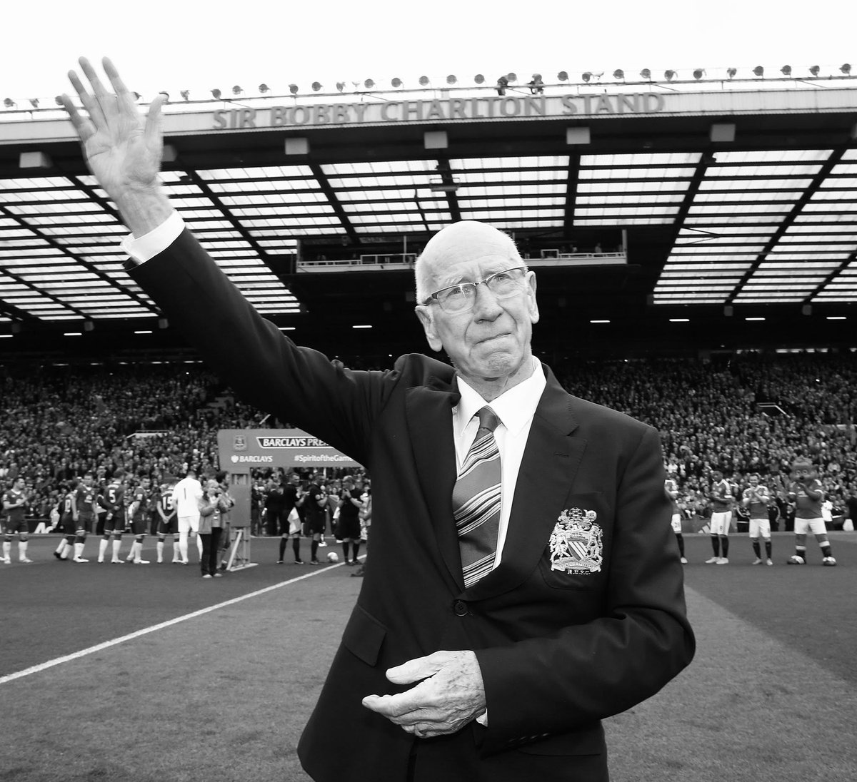 Very sad to hear the news that a football legend and one of the club's greatest-ever players Sir Bobby Charlton has sadly passed away.

The thoughts are with his family at this difficult time.

May he rest in peace🇾🇪❤️