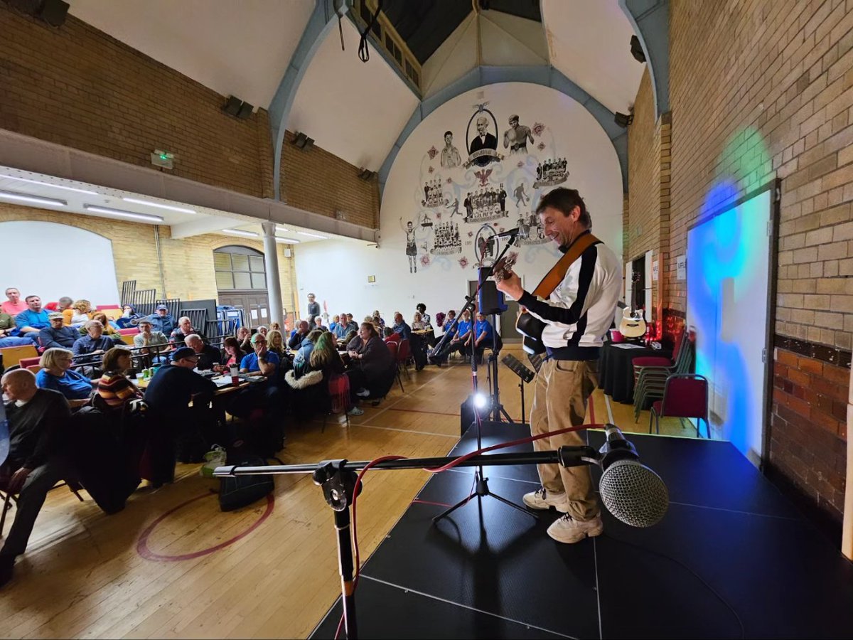 TheFlorrie's tweet photo. We hope you all had a fantastic time at last night's open mic! 🎸🎶🎙

Huge thanks to everyone who came down to support us, especially those who got up to perform ❤️

#FlorrieOpenMic https://t.co/0SdWTb1G16