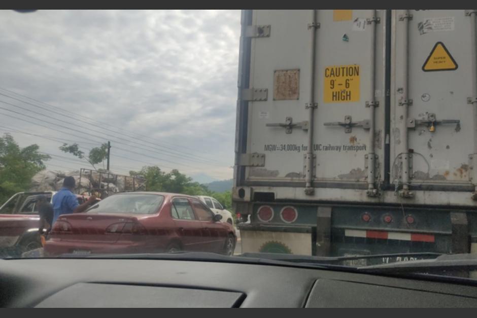 soy_502's tweet photo. 🚨¡ATENCIÓN!🚨 | ¡Ruta paralizada! Largas colas en carretera al Pacífico 

Esto ocurre: https://t.co/sw08tvtUhO https://t.co/lJxiHFBa2T