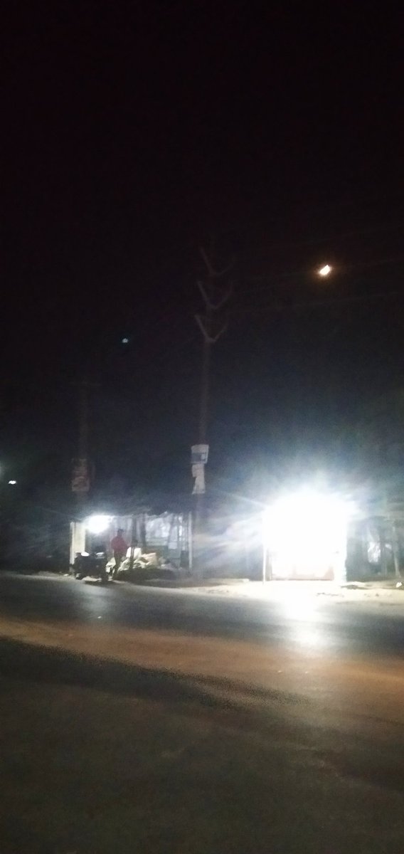 Dear @DM_Kishanganj no street lights & flood lights working in Lahra Chowk, Pooja is going on. Kindly look into the request in priority. @tusharsingla90 @UDHDBIHAR @SEVA_NBPDCL @AdityaP42740386 @SEVA_BSPTCL @KISHANGNJPOLICE @SSB_Kishanganj @MainMediaHun @sheikhsabeer123