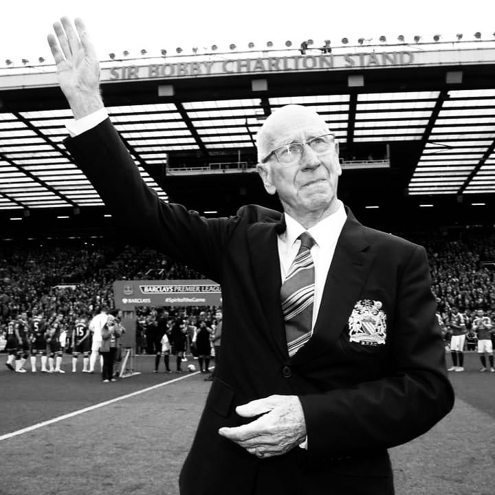 DeeRangers's tweet photo. An icon of English football…

#RIPSirBobby #BobbyCharlton https://t.co/qSOm8Qz3Du
