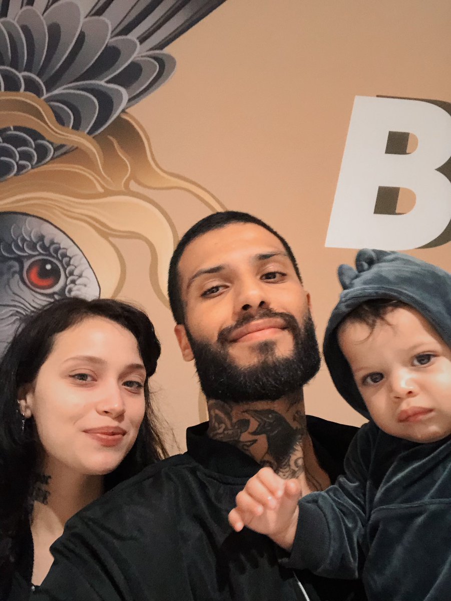 011vasconcellos's tweet photo. Ontem com a família no #tattooweek https://t.co/XXM9626ujg