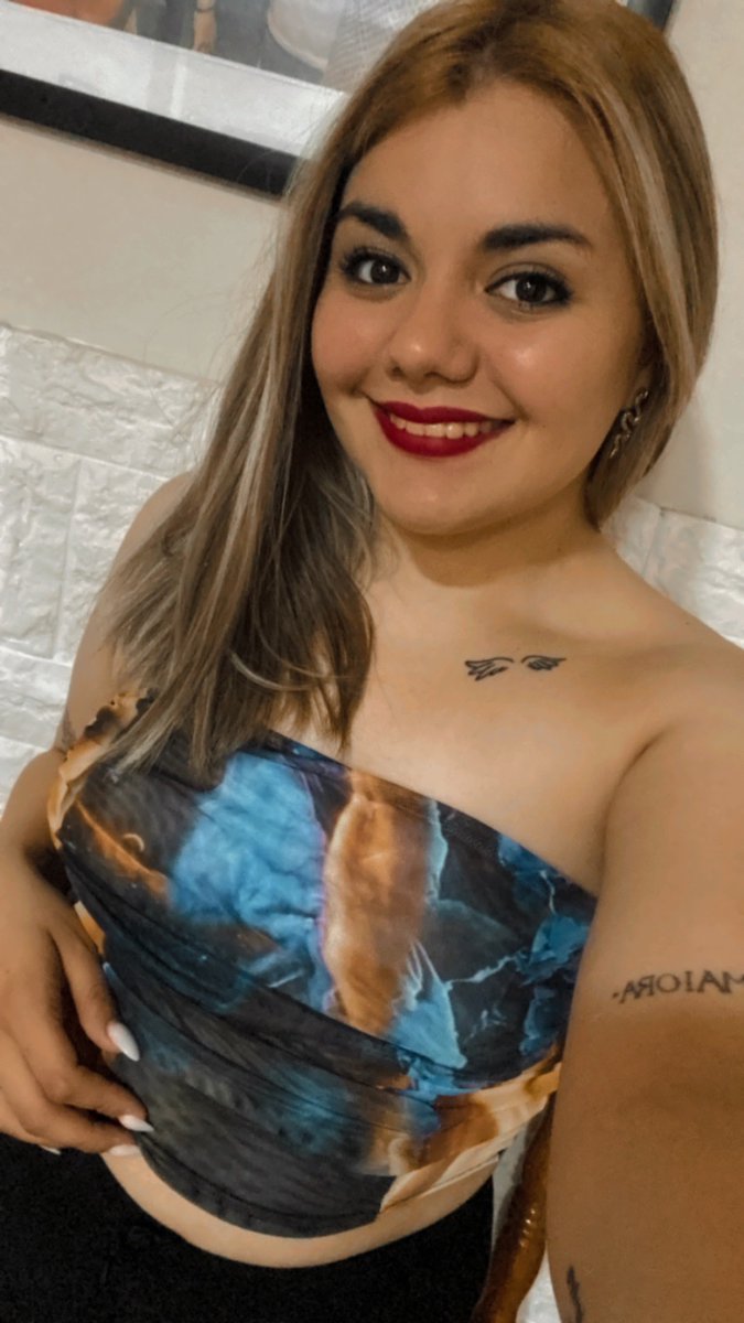 FlorrrrPaez's tweet photo. Ella es el sol, puede quemarlo todo🔥 https://t.co/IfX4eOdxHG