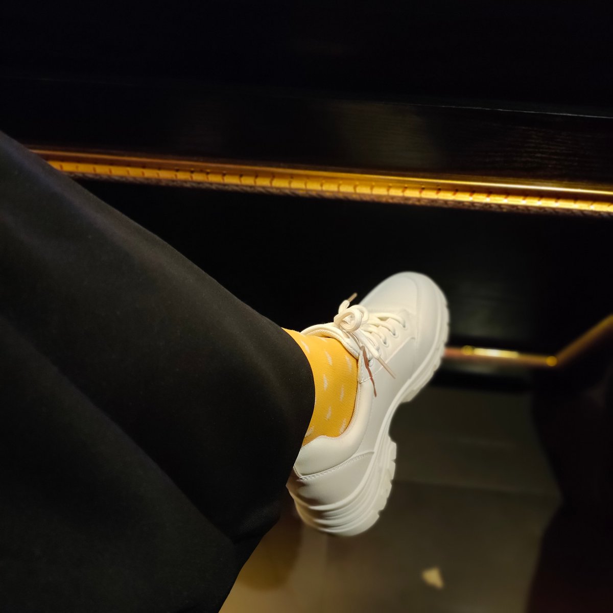 MPaturusi's tweet photo. Ini bukan promosi tapi ini cara mengambil gambar sepatu 😁🤗☺️#Malamminggu
#MP
#Kendari https://t.co/zbdQHFNwR8