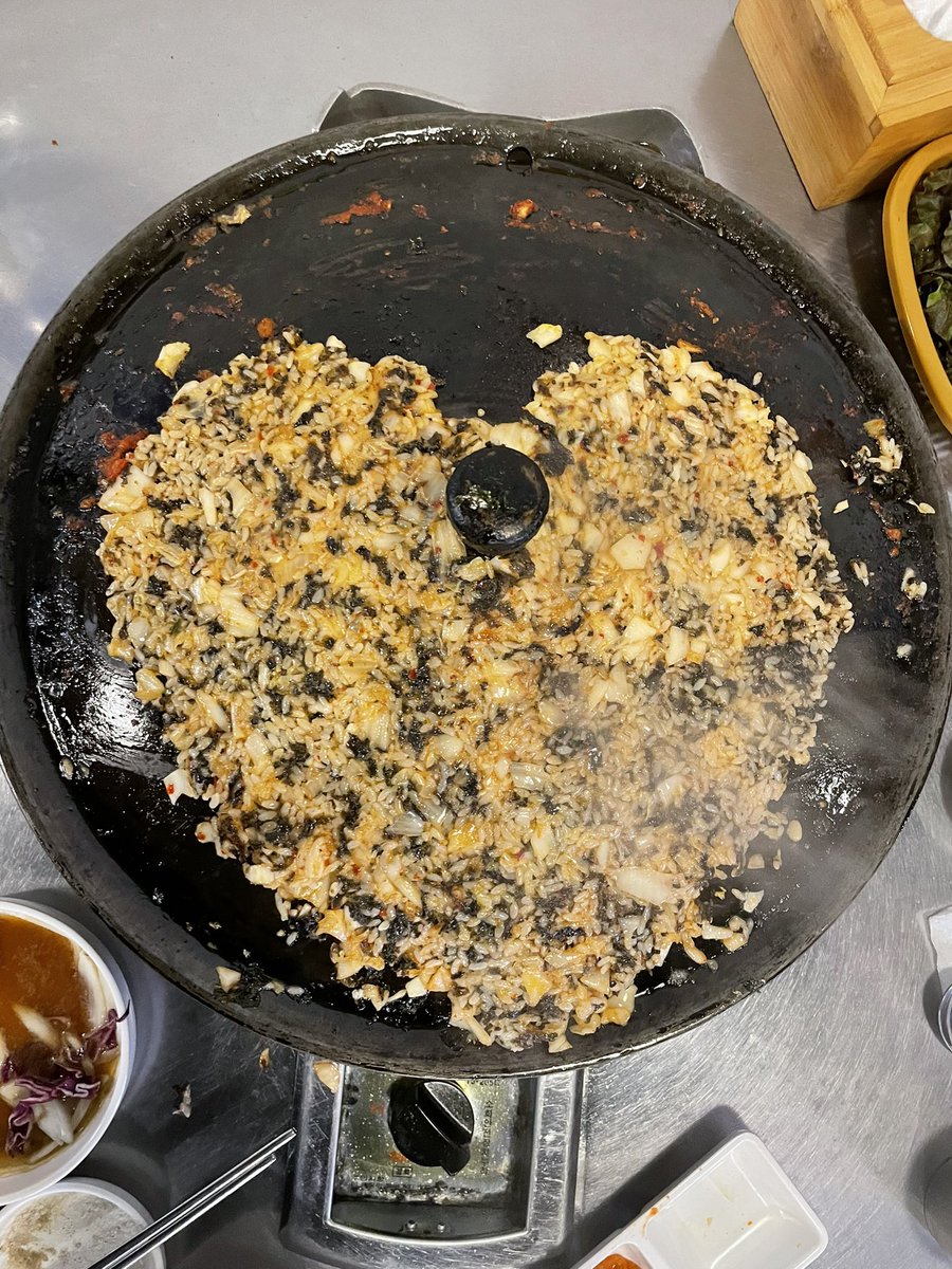 xym713's tweet photo. 仕事終わり汝矣島に行ったと思いきや夕飯は久々に먹삼^^相変わらずヘルシーなサムギョプサルとハートに作ってくれるポックンパが激うま🥰ナム兄ワイの友達まで把握してるの記憶力良すぎでたまげるwww 日本語も絶好調で今日はなんかプレゼントくれました🎁行ったらいつも楽しい🤗また行きます～ https://t.co/WLBLHQZAgC