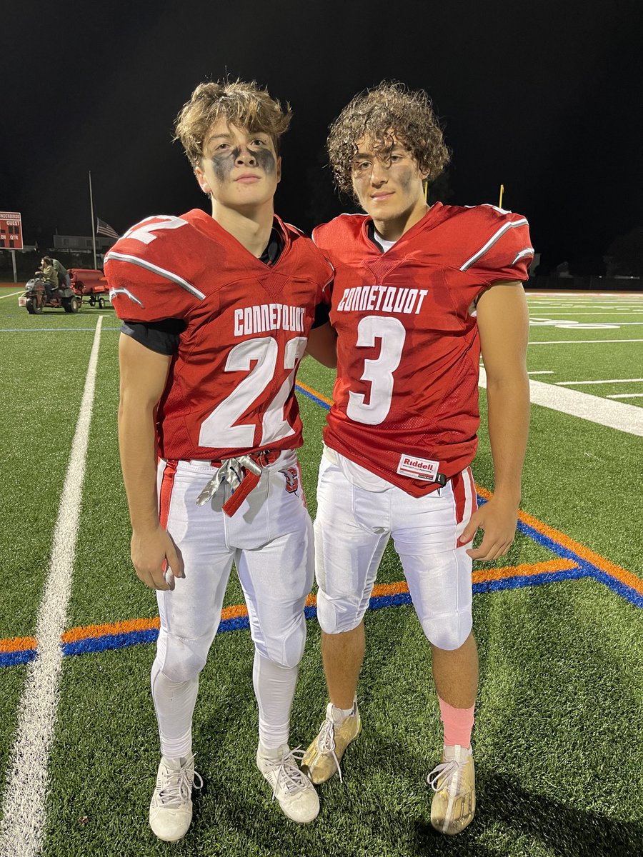 Connetquot_FB's tweet image. Week 7 Defensive Players of the Game in the Homecoming Shutout @KevinUnte22 &amp;amp; @Matthew9255 Unterweiser led the defense with 8 tackles &amp;amp; an INT- a safety who plays like an ILB. Higgins had the defensive play of the day with a beauty of an interception &amp;amp; was lockdown all night.