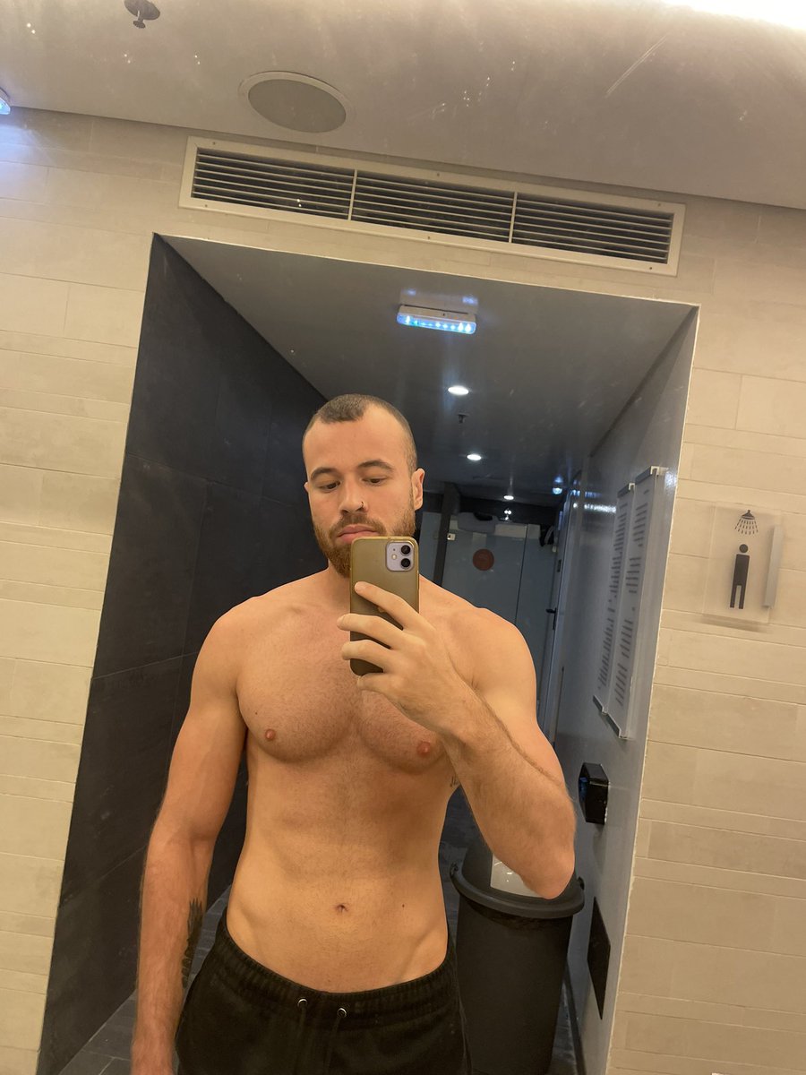 ChristosXn's tweet photo. #gym #workout #gay #lgbt #athens #holmesplace https://t.co/QV8fqoWg5T