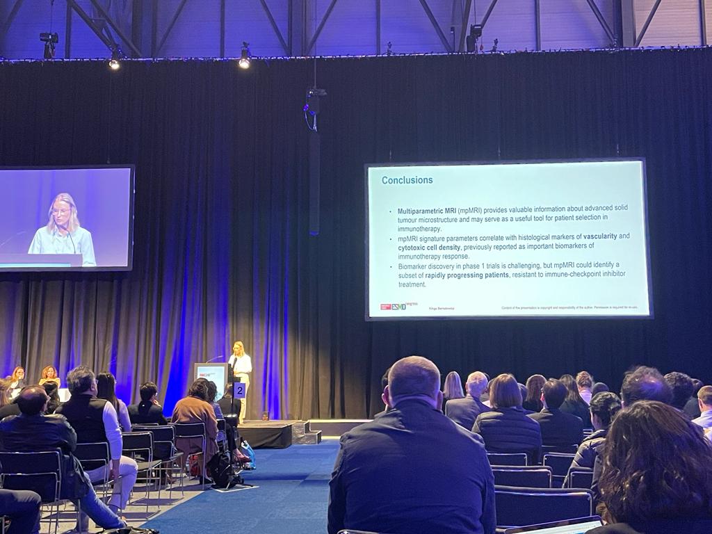 radiomicsVHIO's tweet photo. Congratulations @KingaBarcelona for doing such a good presentation in @myESMO today! An amazing study on the potential of #mpMRI for immunotherapy patient outcome stratification https://t.co/3FM7eqsQvX