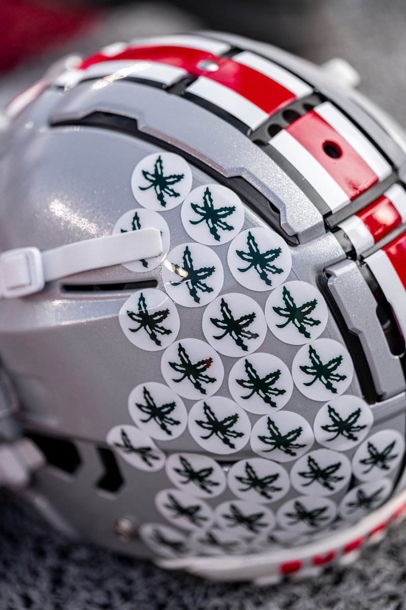 OhioStAthletics's tweet photo. Best Helmet in CFB 🤓 https://t.co/2F83FsSRDH