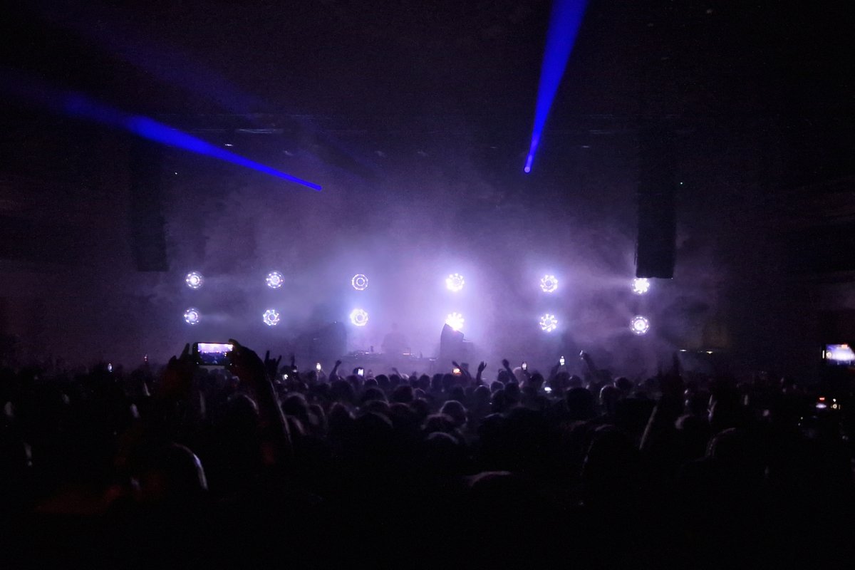 MinuitUneFr's tweet photo. 🇧🇪- Nuit Sonore, Richie Hawtin dj set at the Bozar Brussels venue, 12 IVL Photon

⚙️ Fixture: IVL Photon
💡 Light Designer: Rebecca Sanchez
✨ Light Operator and programmator: Denis Yachmenyov
📸 Credit : Minuit Une &amp; Johannes Kraeme

#minuitune #ivlphoton #brussels #lightdesign https://t.co/TUB03Y2yj7