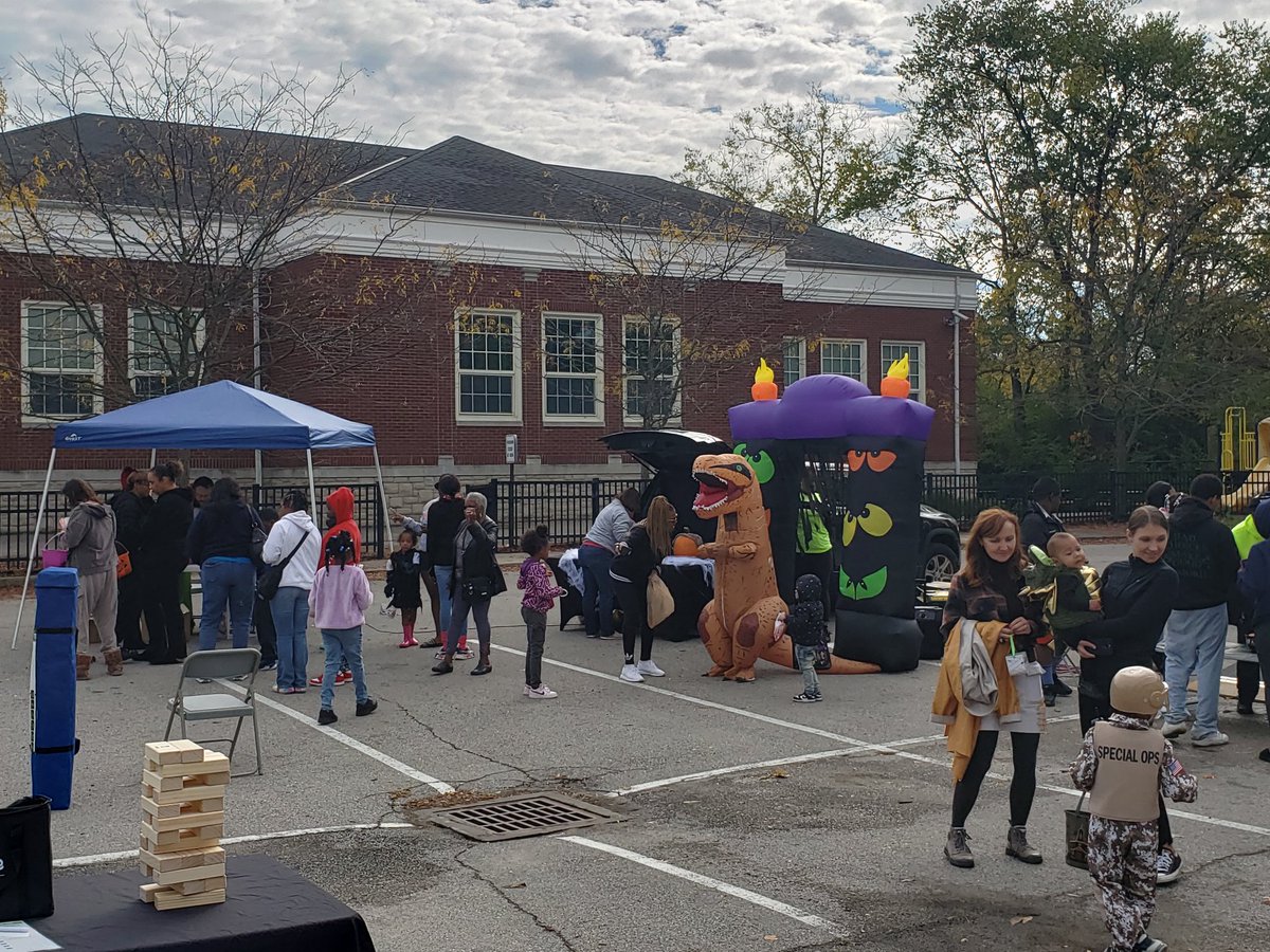 CollegeHillCPS's tweet image. Our College Hill PTO is off to an amazing start with the first annual &quot;Harvest Fest.&quot; Exciting events are coming your way!