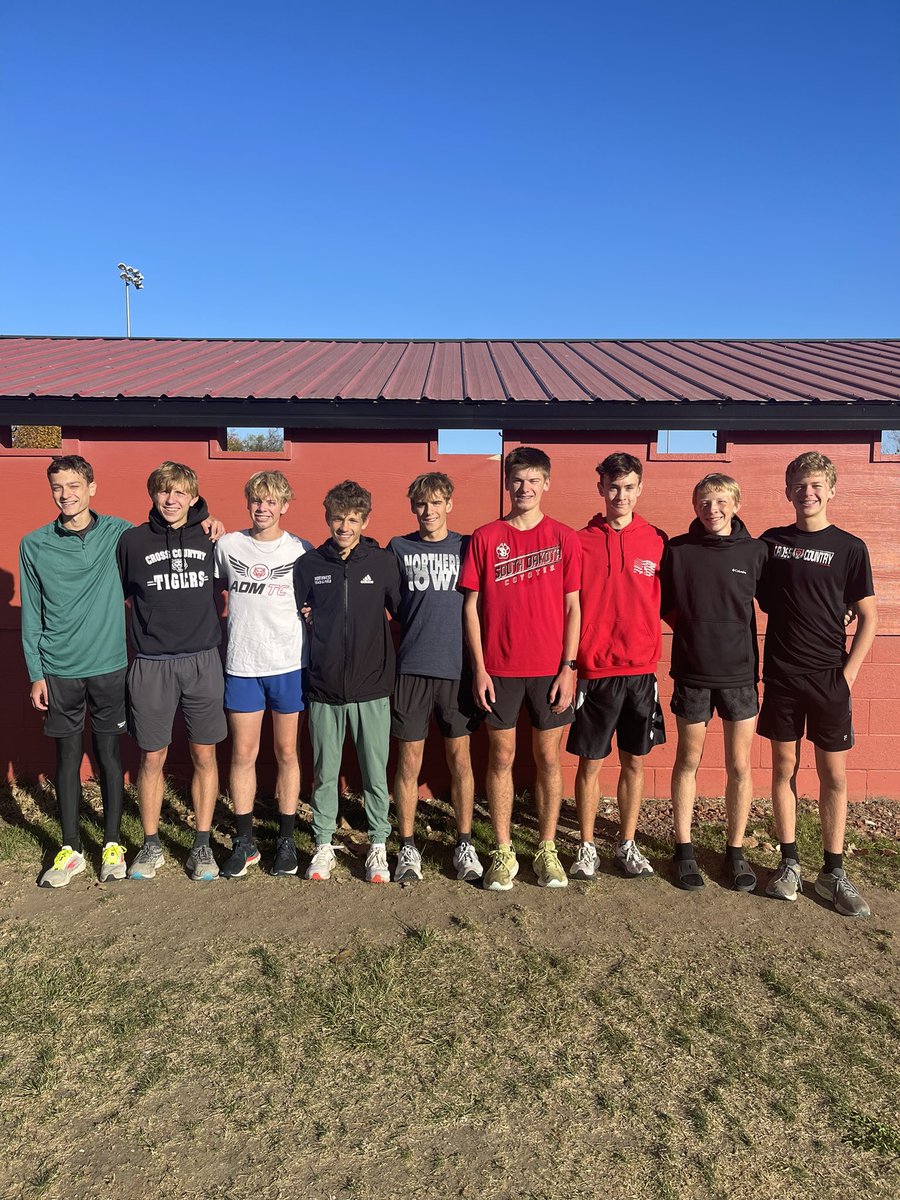 Thanks to ADM Alumni <a href="/CooperGreensla1/">Cooper Greenslade</a>  for visiting for our team run today and giving some inspiration to the team leading into the State Meet next week.