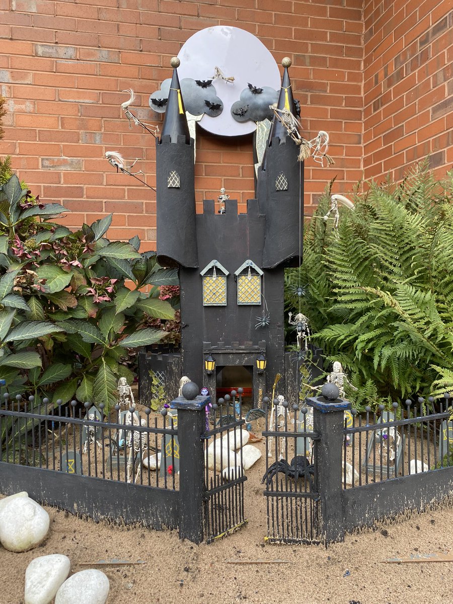 The Halloween scene outside Ecclesfield Library <a href="/ecclesfieldlib/">Ecclesfield Library</a> is amazing - they always are!!

My youngest spent ages checking out the details 🕷️ 💀 🧹 🧙‍♀️