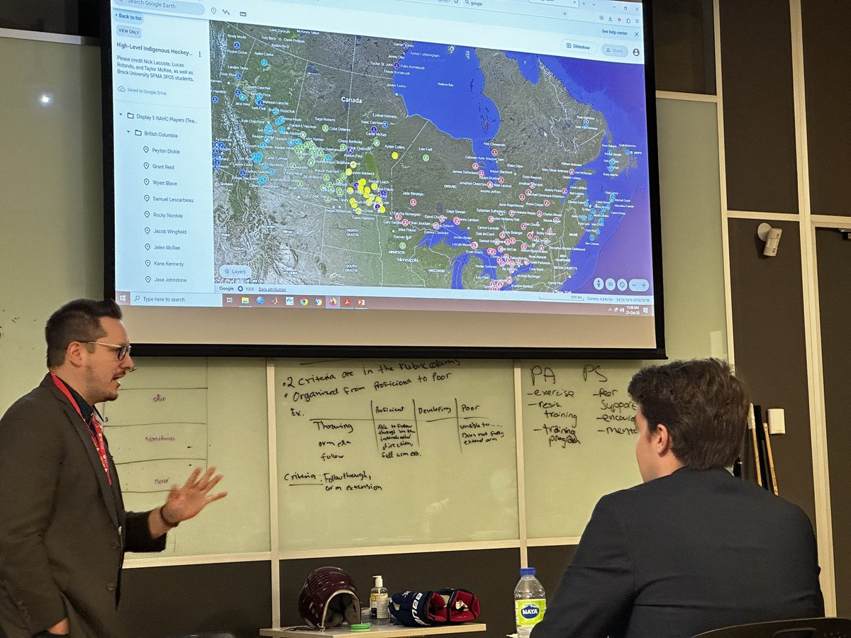 Here’s a map of Indigenous players who have played at the National Aboriginal Hockey Championships, produced from publicly available data 👌🏽 presented by <a href="/TaylorMcKee_/">Taylor McKee</a> Olin collaboration with <a href="/nhlacoste/">Nick Lacoste</a> and <a href="/1ucasrotondo/">Lucas</a>