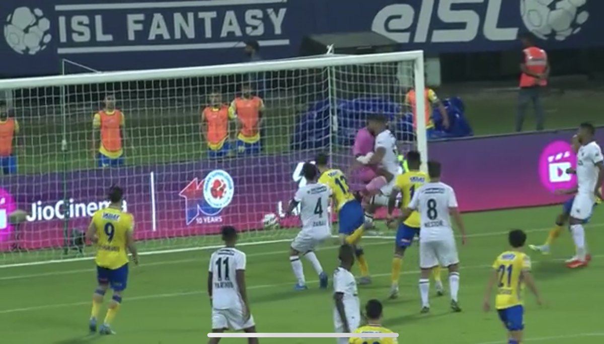 4EverKBFC's tweet image. Shirt pulling fraud gets bodied by his own keeper 
#KBFCNEUFC