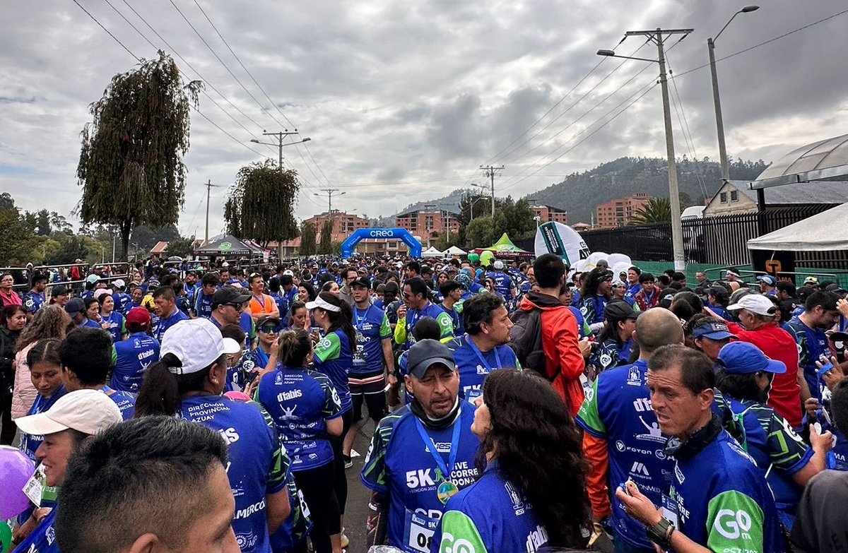 Con la participación de la #GobernadoraDelAzuay fuimos parte de la 1 EDICIÓN 2023 de la Carrera 5K 
#Vive
#Corre 
#Dona ❤️ 
Organizada por la Dirección Provincial Azuay del IESS.