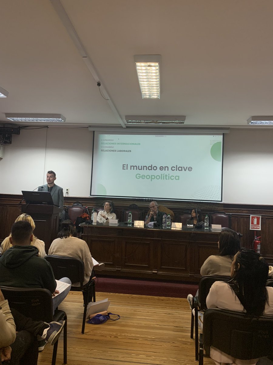 CedOficina's tweet photo. AHORA: Panel “El mundo en clave de Geopolítica” https://t.co/H1Q6sanqaI