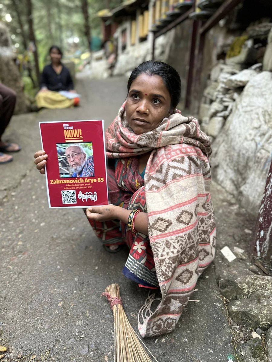 orilivny17's tweet image. meanwhile in dharamsala, home of the dalai lama