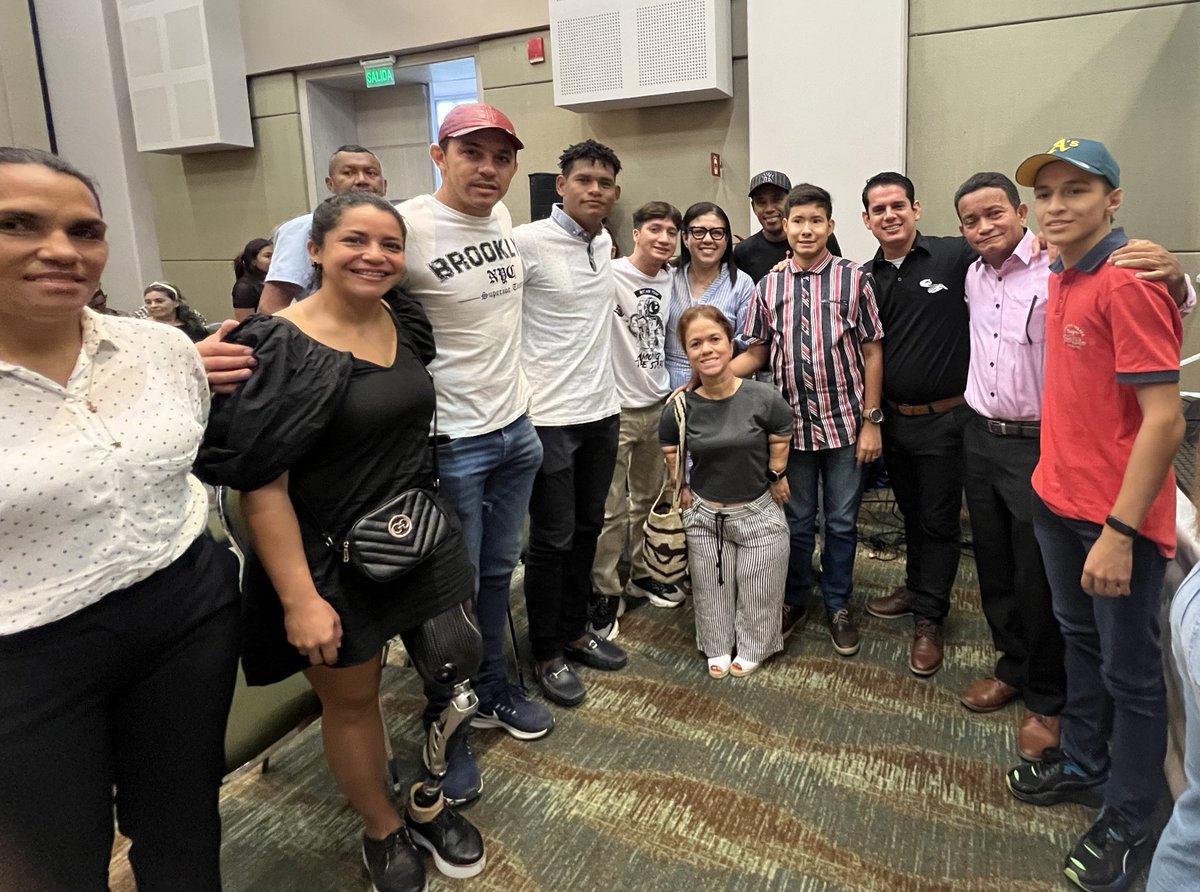 Sin duda, Daniel Herrera, una historia que inspira y que rompe paradigmas. 

Gracias por tu tiempo y por compartirnos tus conocimientos, sobre cómo fortalecer la mentalidad desde el ¡Sí se puede!

¡Bienvenido siempre a Un Río de Libros y a Montería!